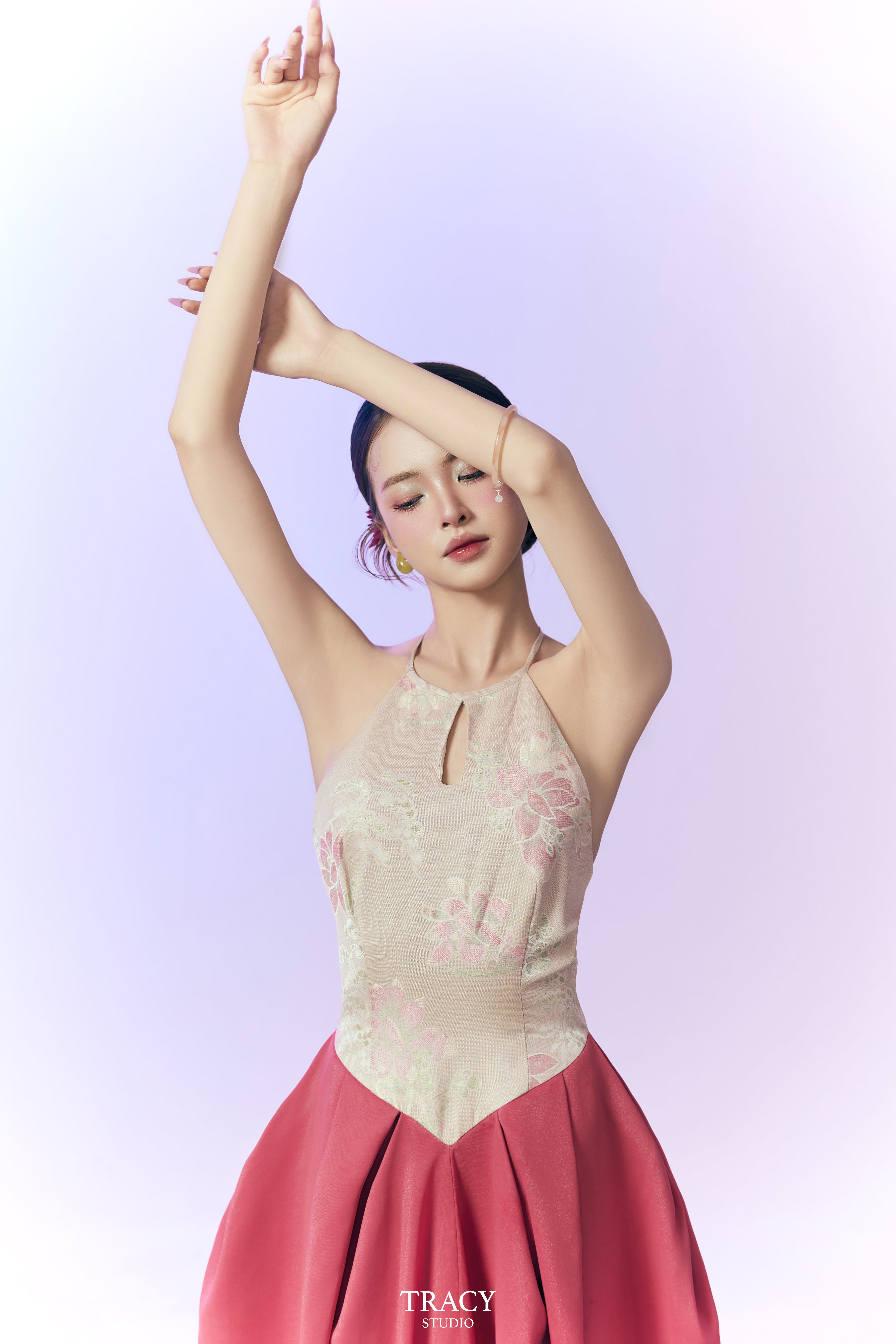 frontend/img/gallery/anh-tet-yem-ao-dai/tracy-studio-chup-anh-yem-bien (8).jpg